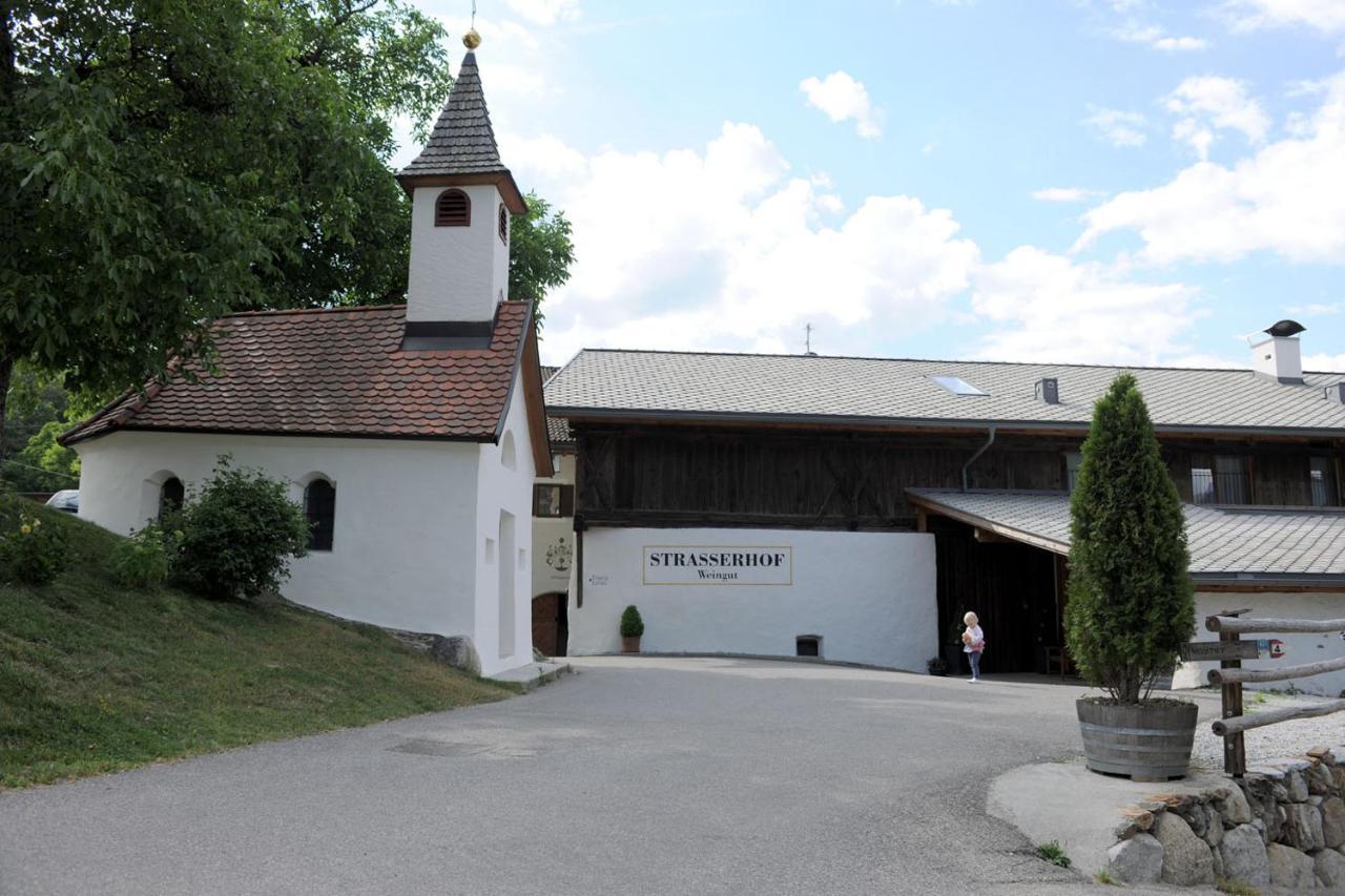 Strasserhof Tenuta-Weingut Vahrn 외부 사진