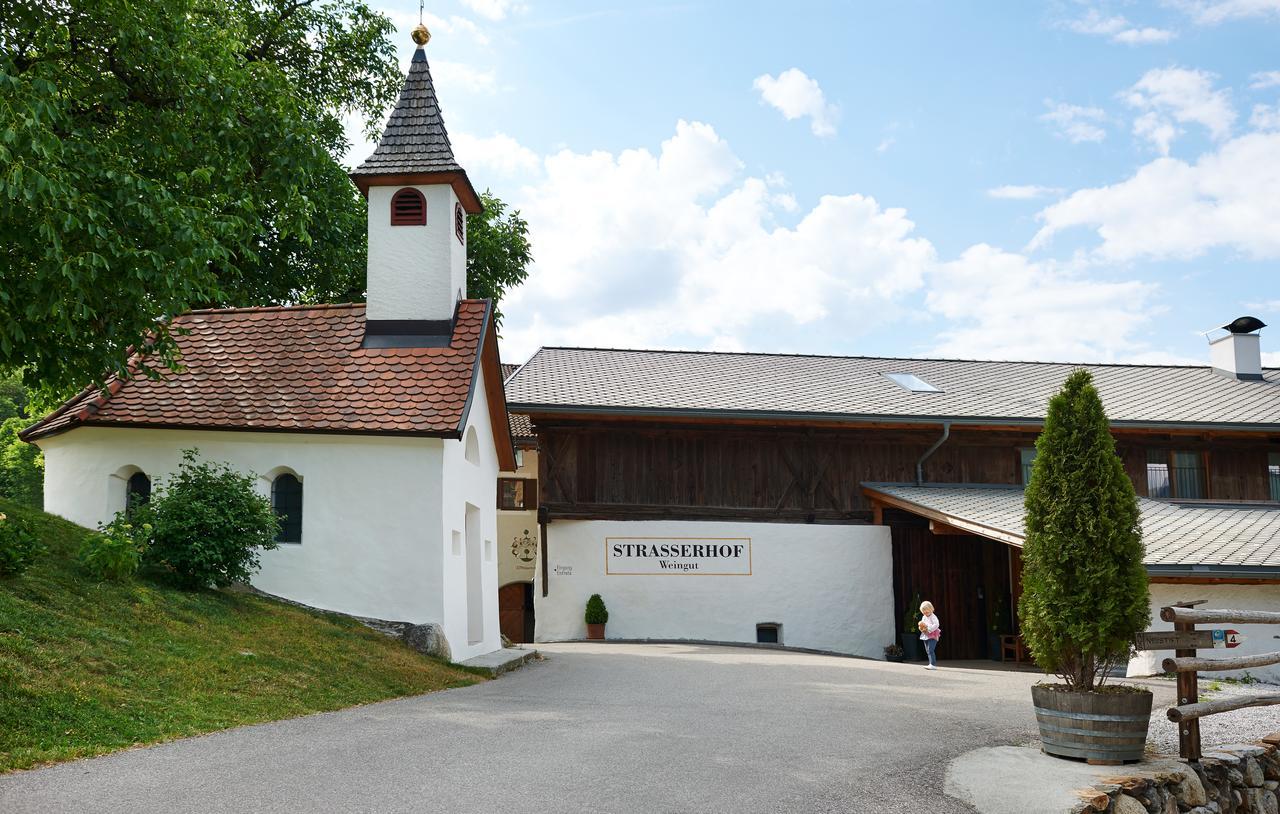 Strasserhof Tenuta-Weingut Vahrn 외부 사진
