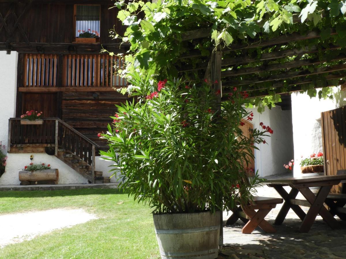 Strasserhof Tenuta-Weingut Vahrn 외부 사진